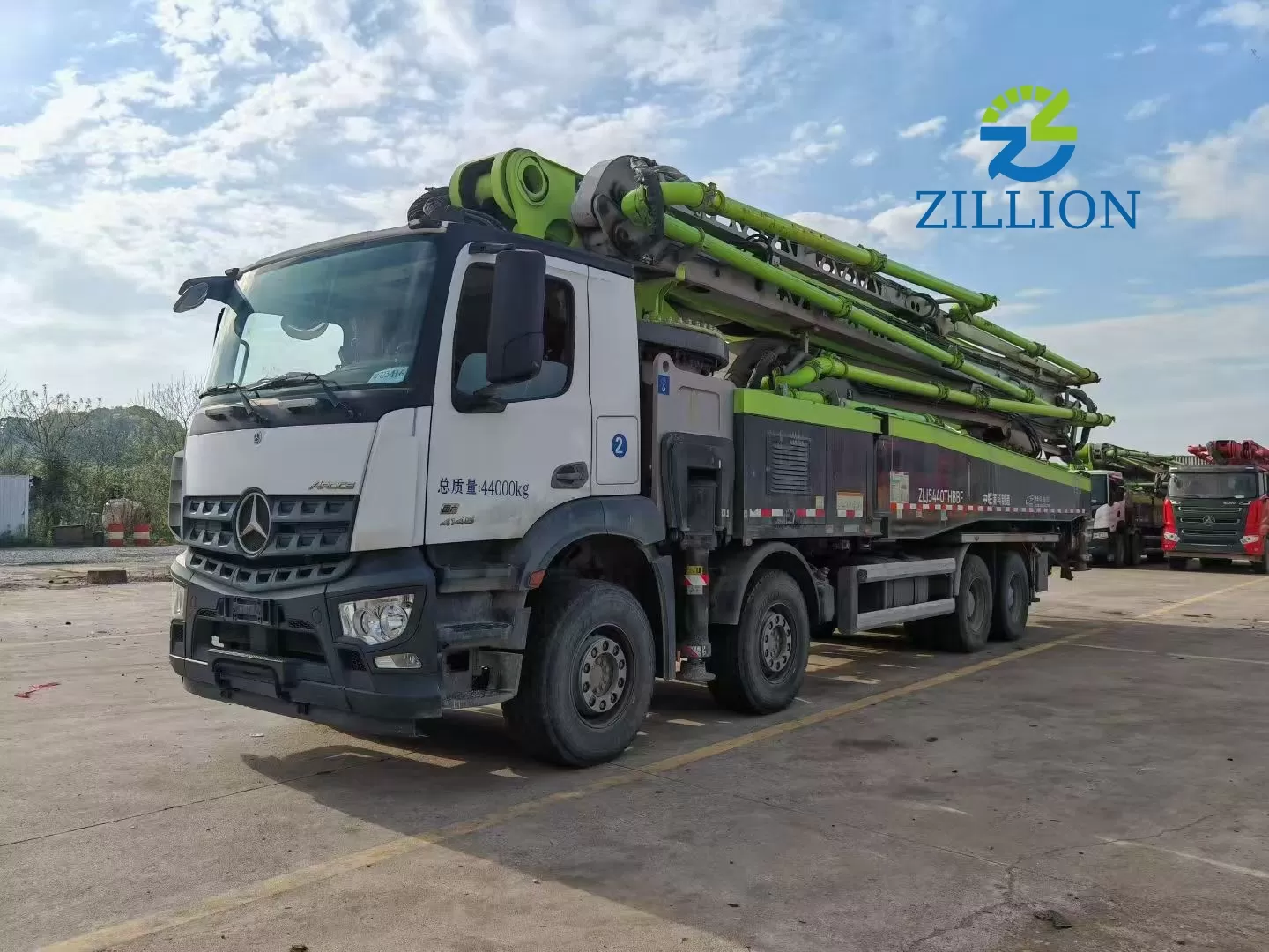 2022 Used Zoomlion 62M Concrete Pump Truck | Mercedes-Benz Chassis | Reliable High-Reach Solution