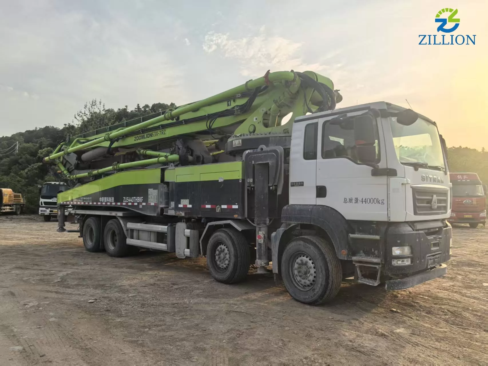High Quality 2022 Zoomlion Boom Pump 63m Truck- mounted Concrete Pump Car on Sitrak Chassis