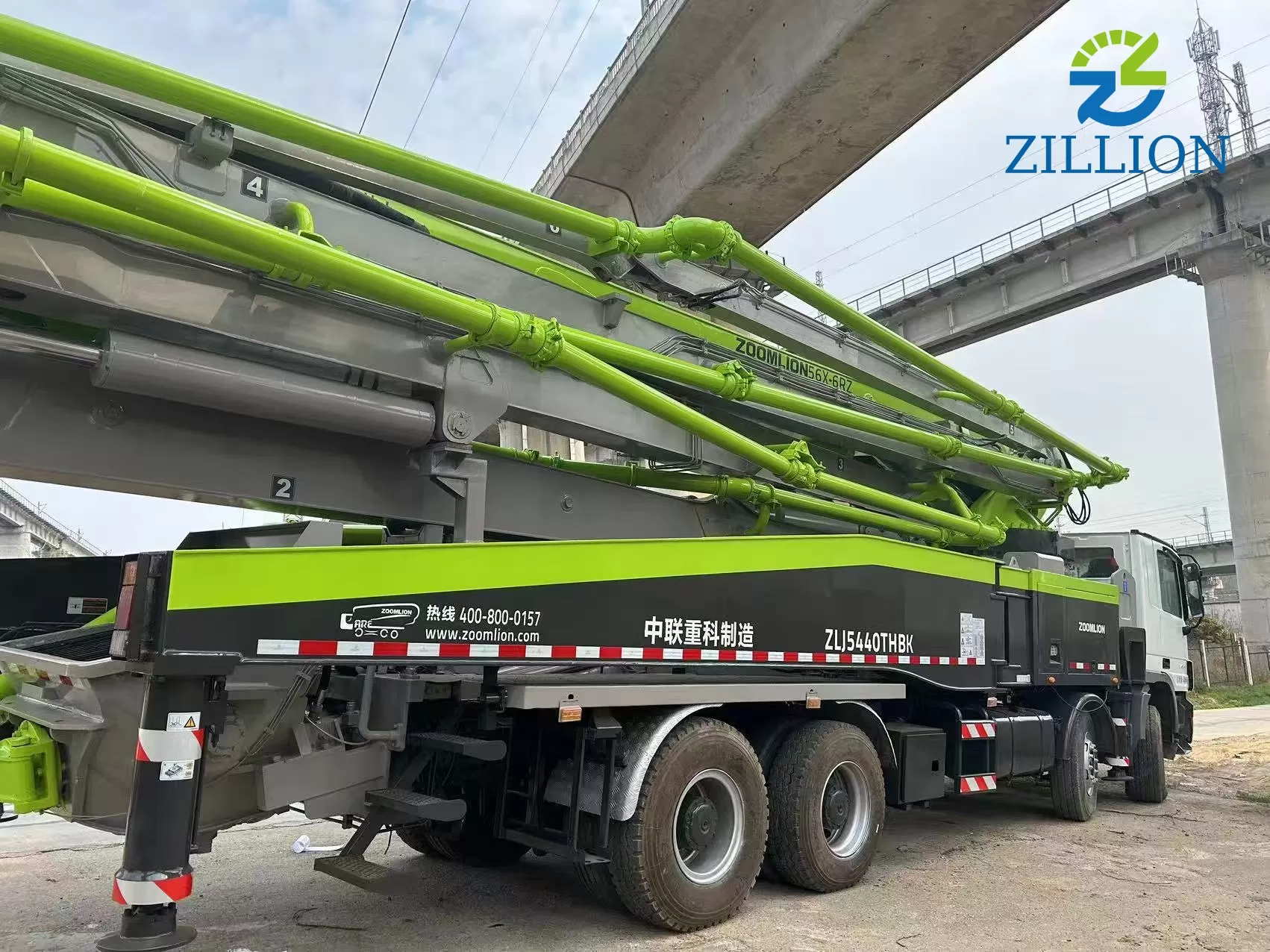 High Quality 2012 Zoomlion Boom Pump 56m Truck- mounted Concrete Pump Car on Benz Chassis