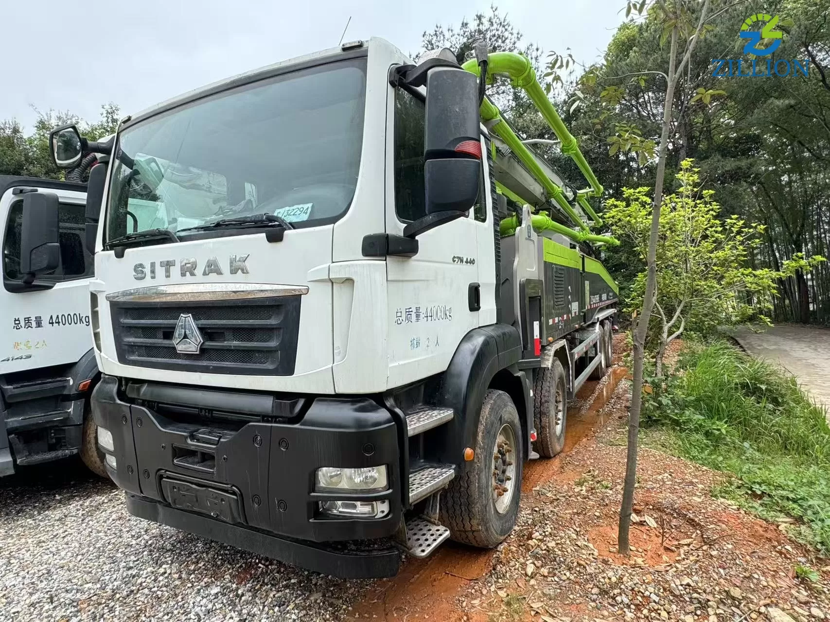 High Quality 2021 Zoomlion Boom Pump 56m Truck- mounted Concrete Pump Car on Sitrak Chassis