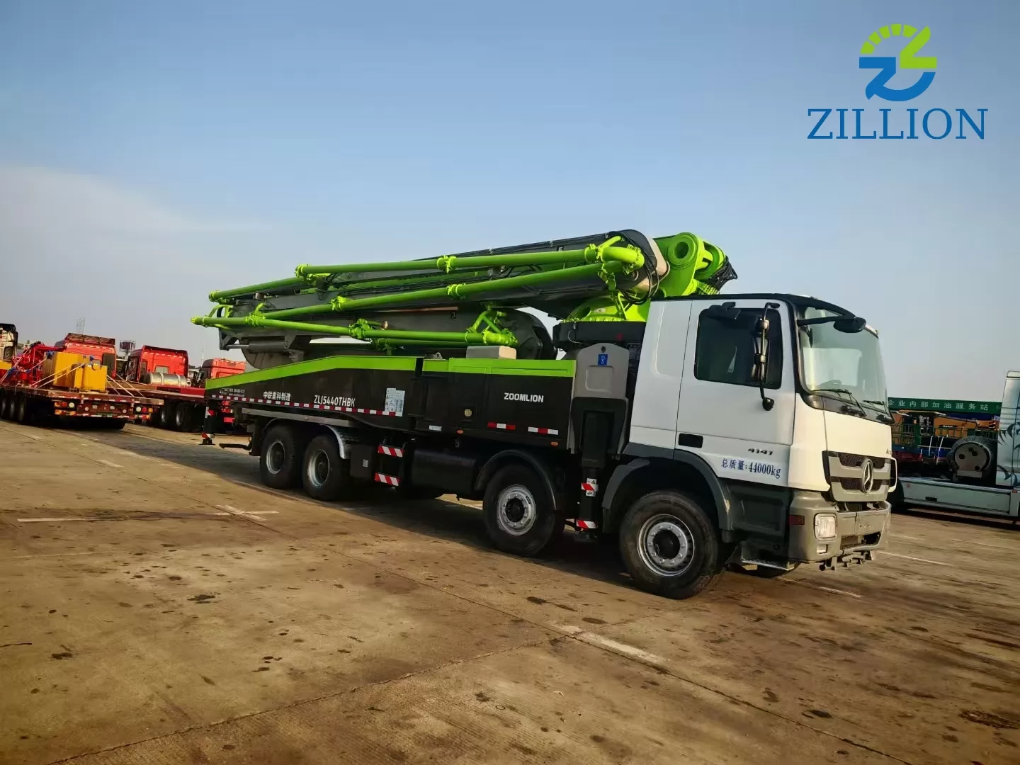 High Quality 2012 Zoomlion Boom Pump 56m Truck- mounted Concrete Pump Car on Benz Chassis