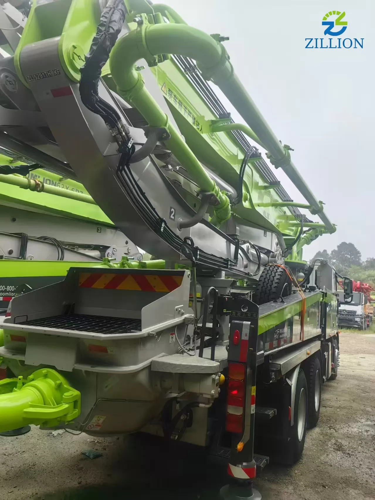 2025 Zoomlion 43m Truck-Mounted Concrete Pump Truck with Sitrak Chassis
