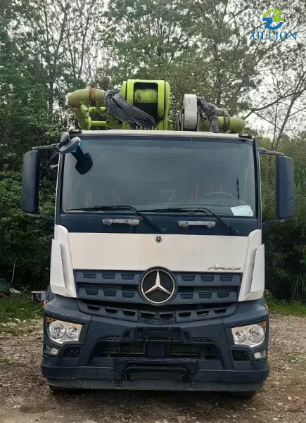High Quality 2021 Zoomlion Boom Pump 63m Truck- mounted Concrete Pump Car on Benz Chassis