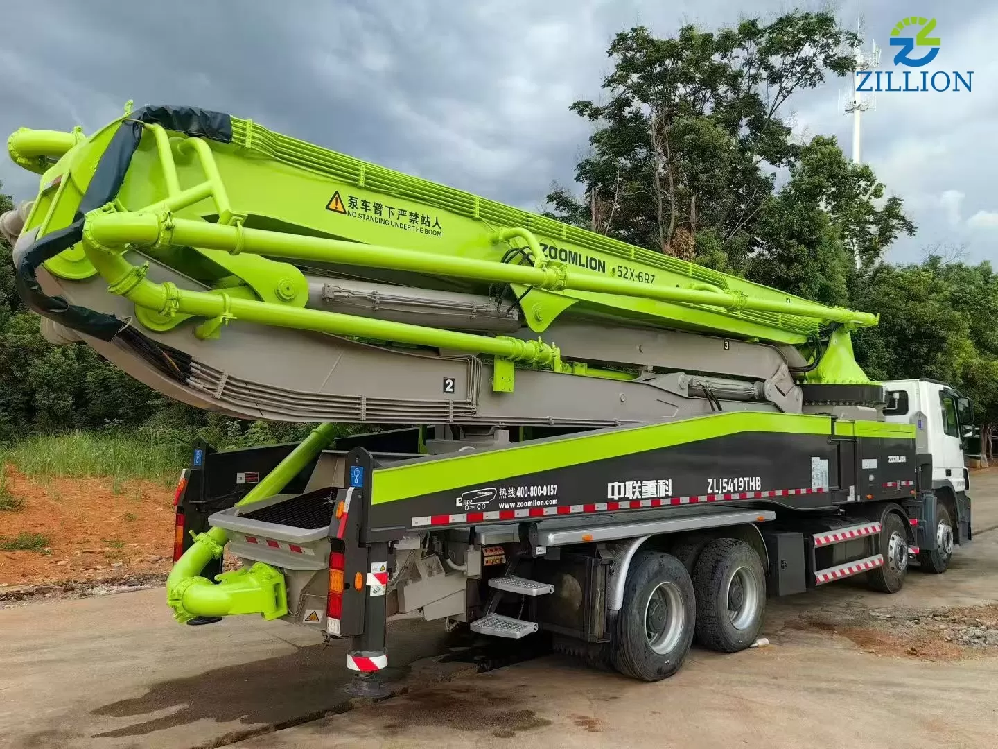 2014 Zoomlion 52m Truck-Mounted Concrete Pump Truck with Mercedes-Benz Chassis