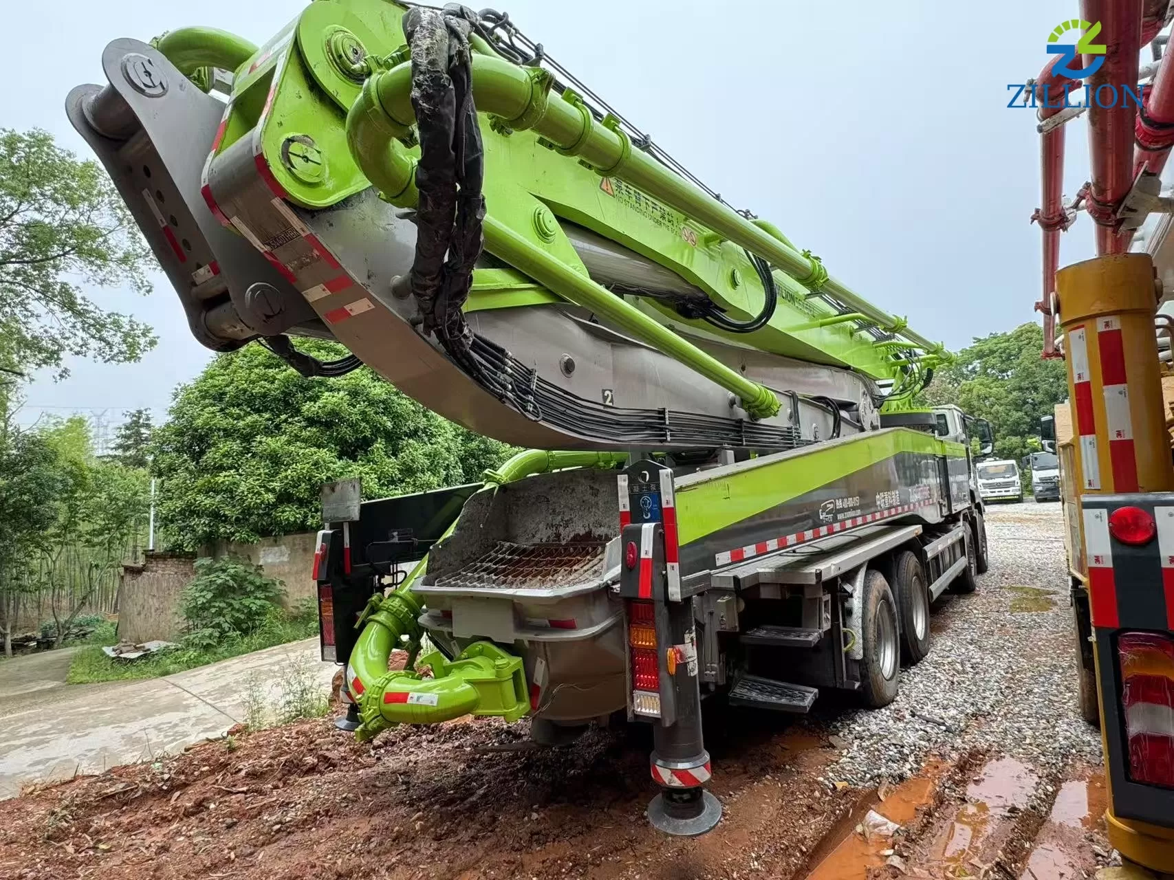 High Quality 2021 Zoomlion Boom Pump 56m Truck- mounted Concrete Pump Car on Sitrak Chassis