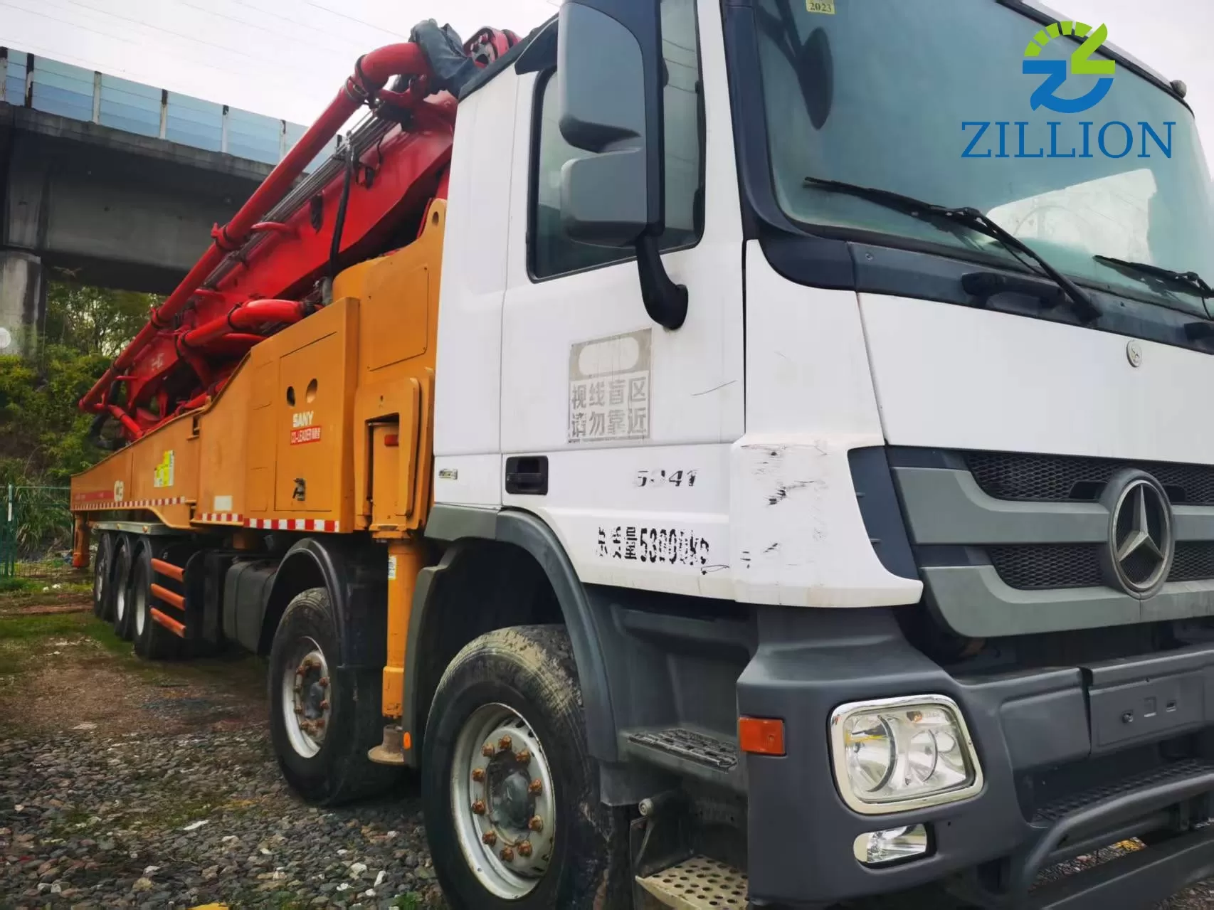High Quality 2017 SANY Boom Pump 62m Truck- mounted Concrete Pump Car on BENZ Chassis