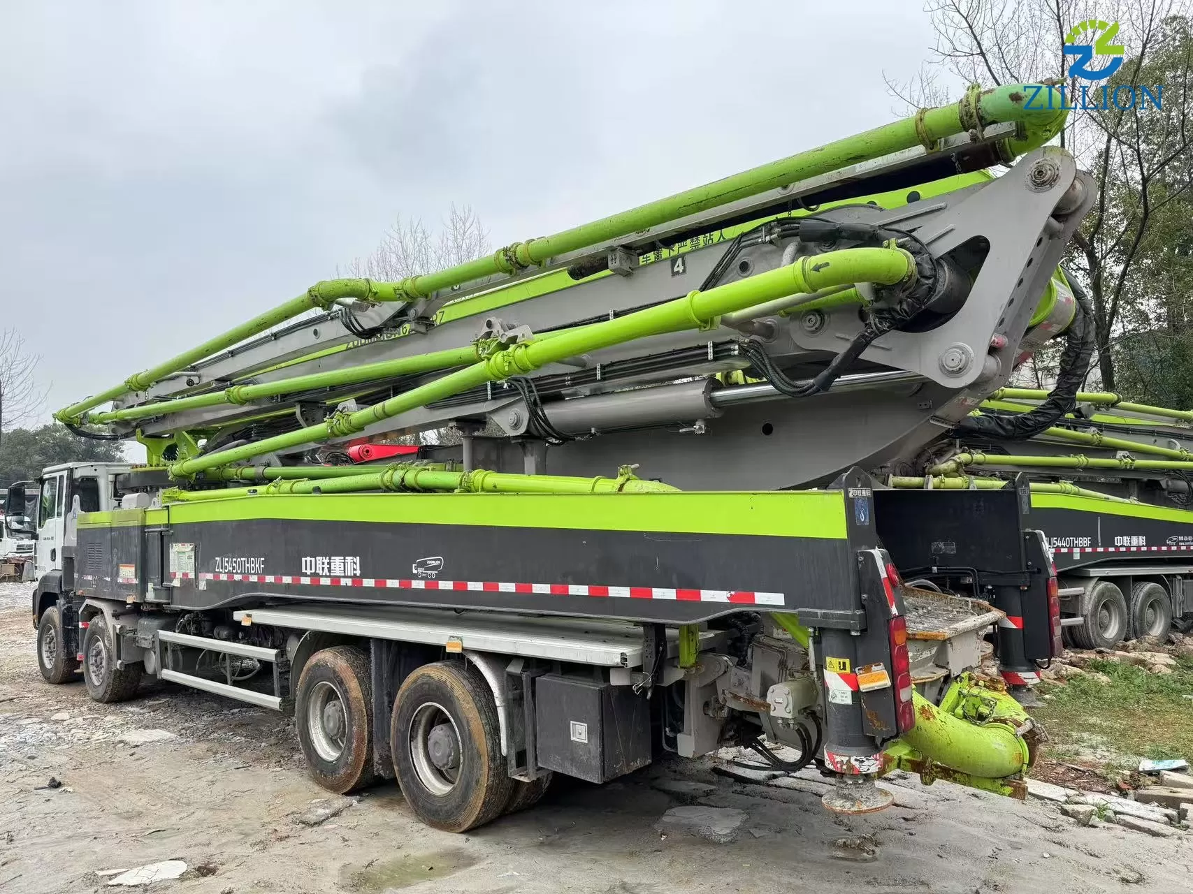 High Quality 2023 Zoomlion Boom Pump 57m Truck- mounted Concrete Pump Car on Sitrak Chassis