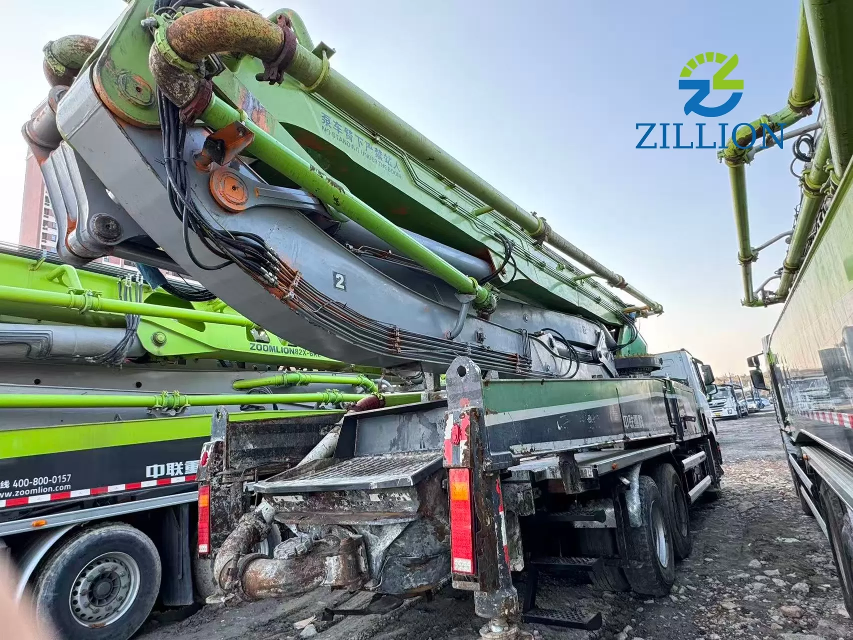 2013 Zoomlion 49m Truck-Mounted Concrete Pump Truck with Mercedes-Benz Chassis