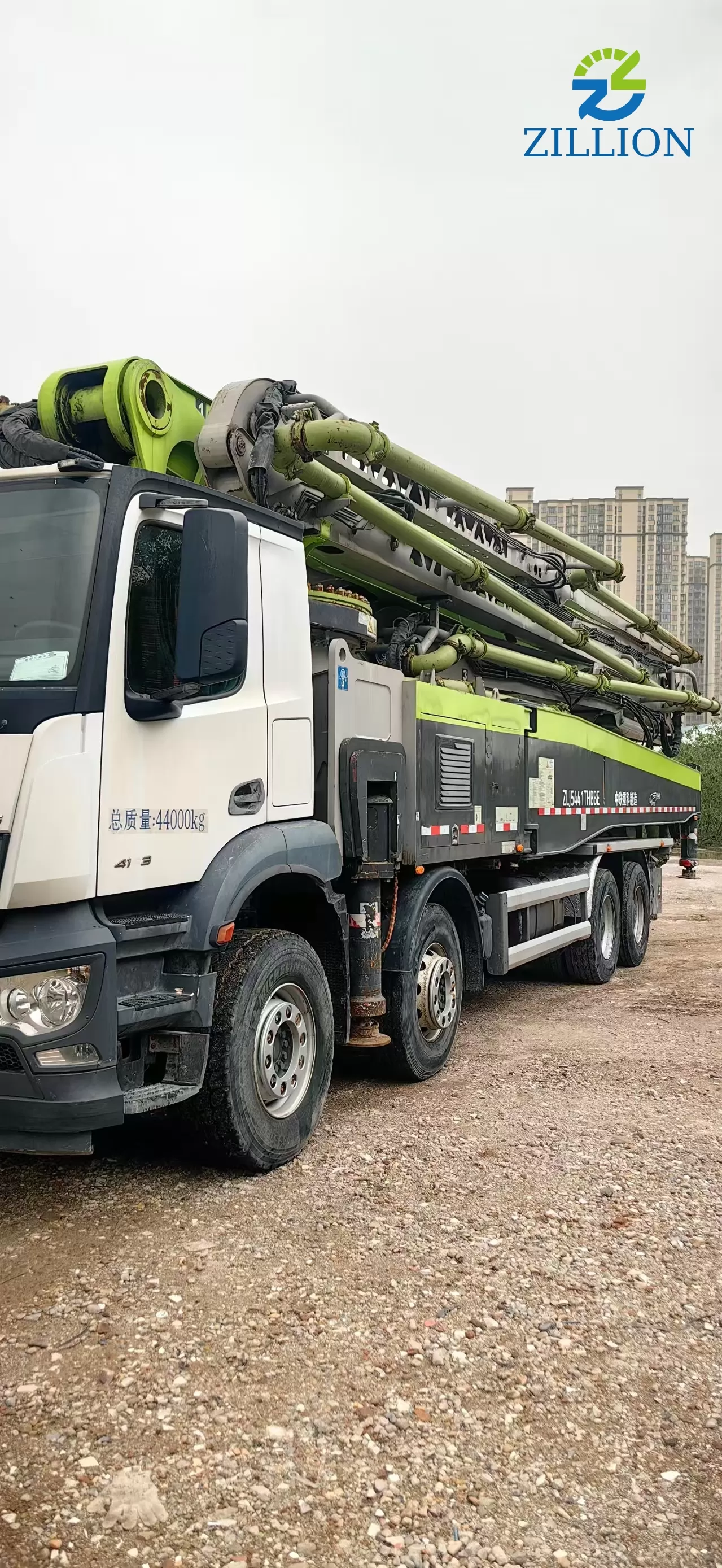 High Quality 2021 Zoomlion Boom Pump 62m Truck- mounted Concrete Pump Car on Benz Chassis
